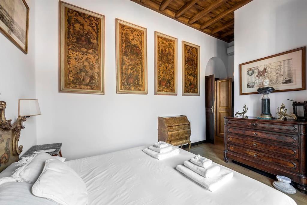 Piazza Navona Historical Palace Rome Exterior photo